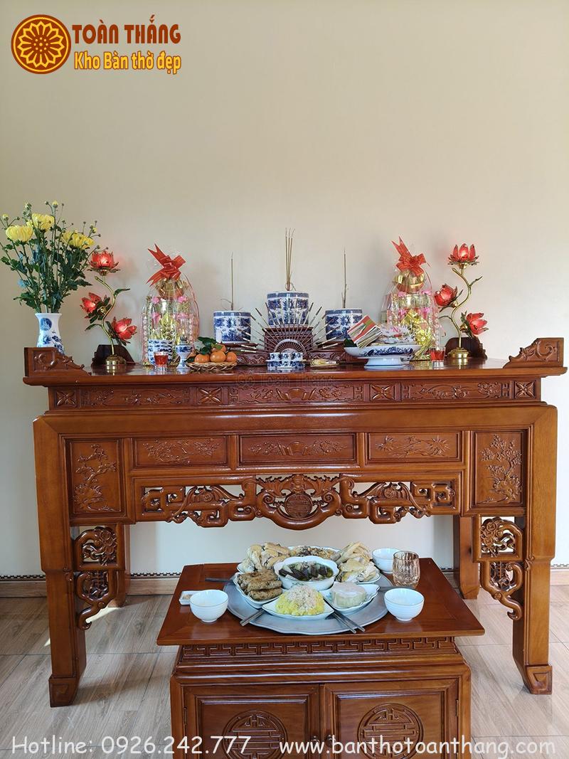 Bàn thờ sạch sẽ giúp khí tốt lưu thông, mang lại bình an, thịnh vượng cho gia chủ